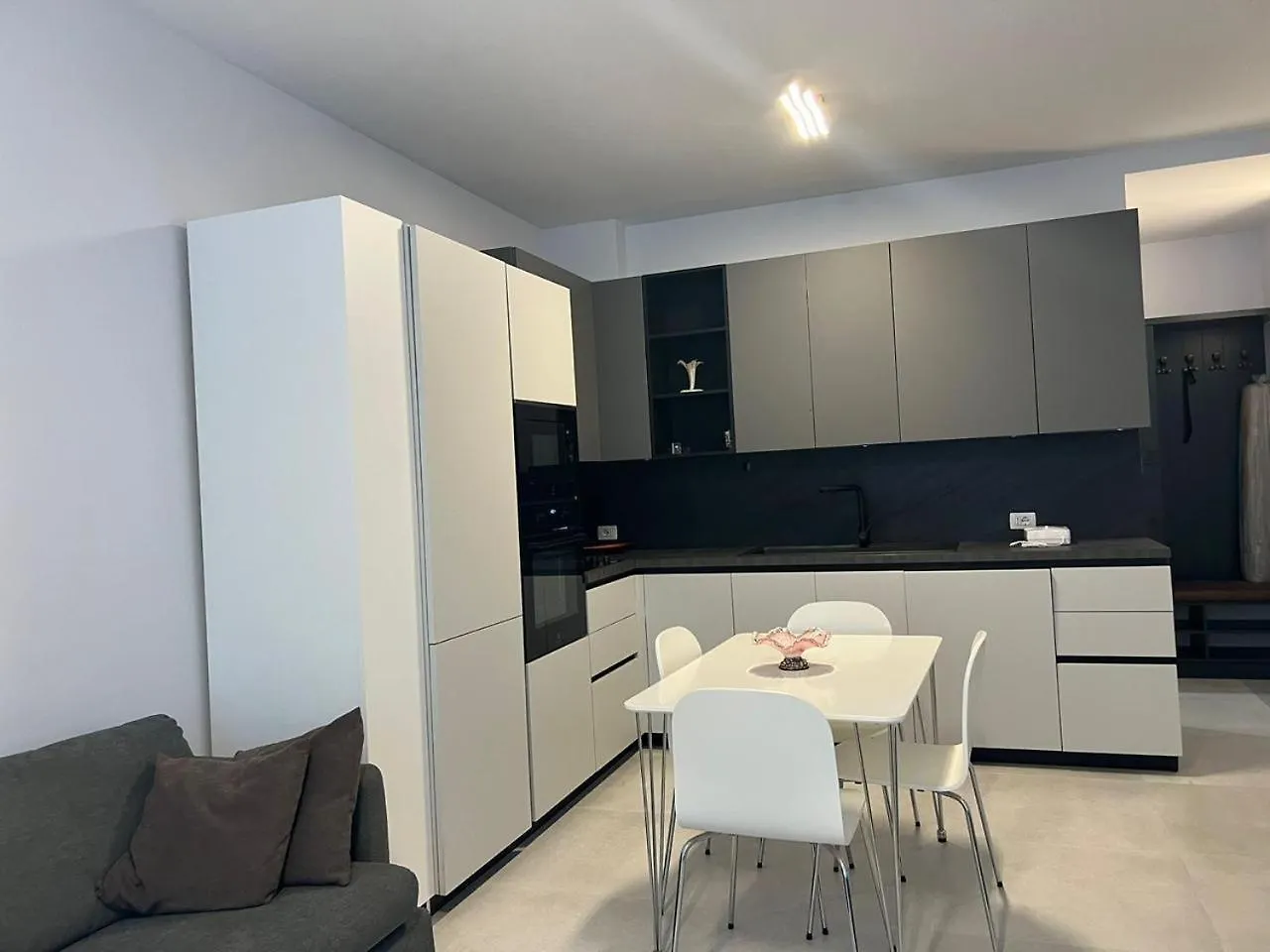 公寓 Sea Breeze Apartment, Qerret 格勒姆