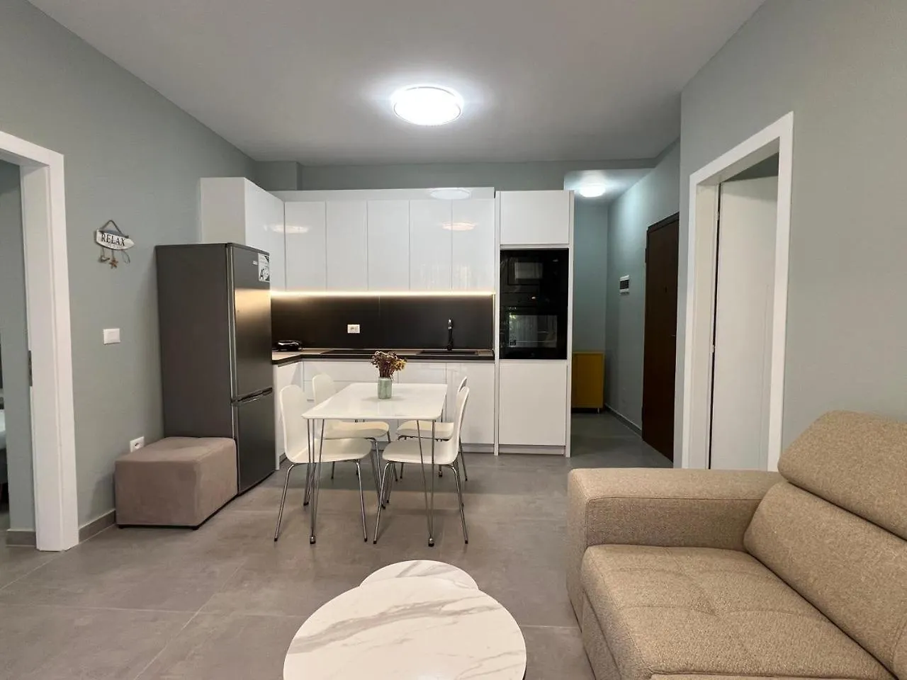 Sea Breeze Apartment, Qerret 格勒姆 0*,