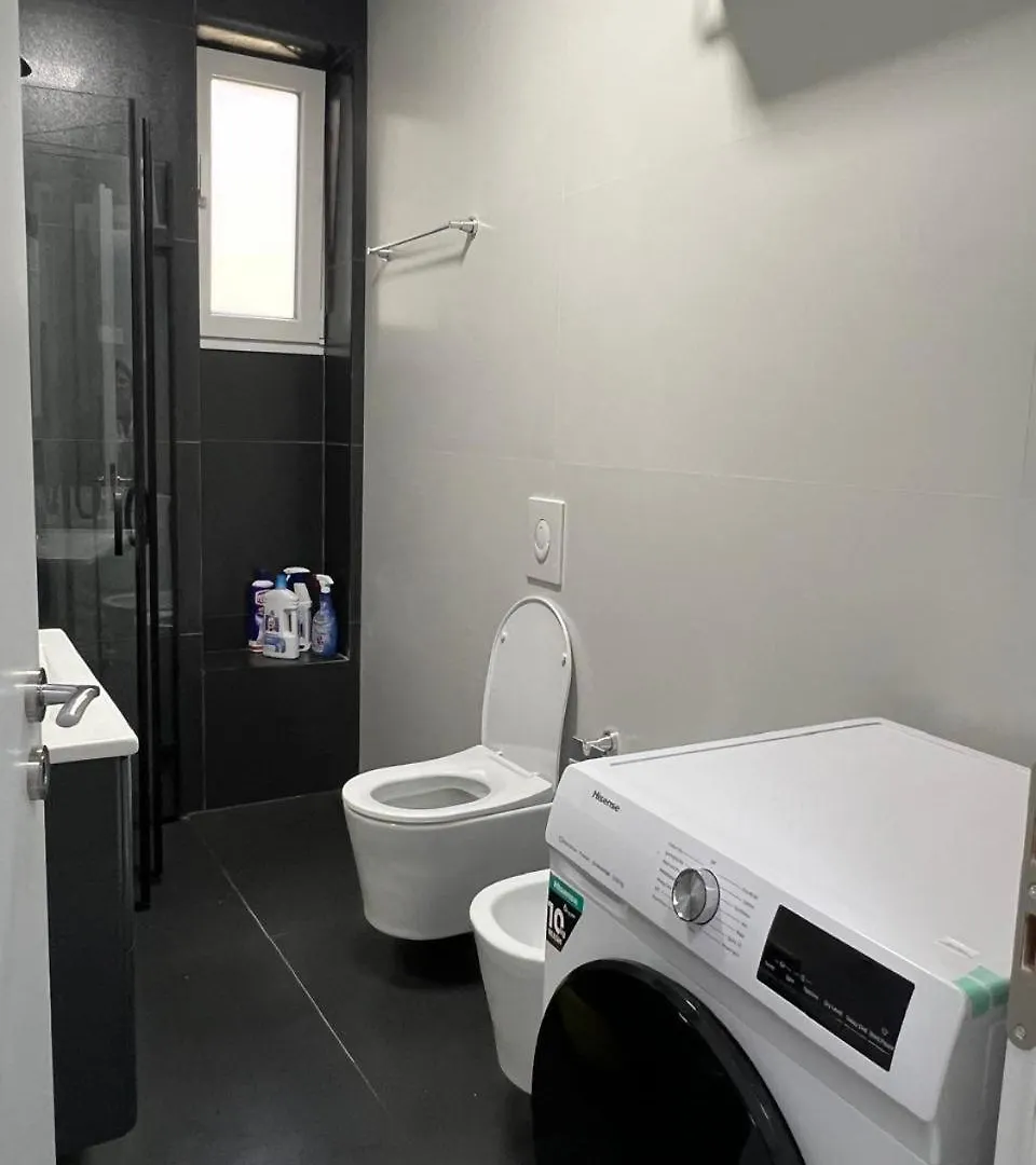 Sea Breeze Apartment, Qerret 格勒姆 公寓