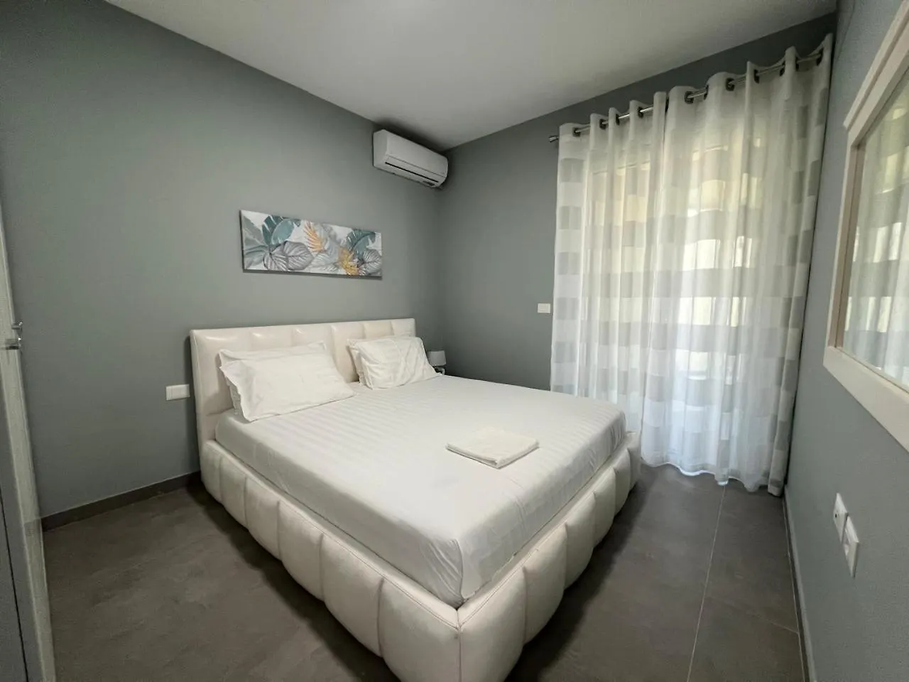 Sea Breeze Apartment, Qerret 格勒姆 阿尔巴尼亚
